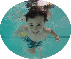 Enfant sous l'eau Ecole de natation Swim Academy Nîmoise @pixabay